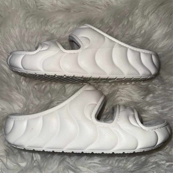 Crocs Classic Cozzzy Overpuff Slides Sandals White Fleece Lined Unisex M8 W10 - Picture 4 of 9